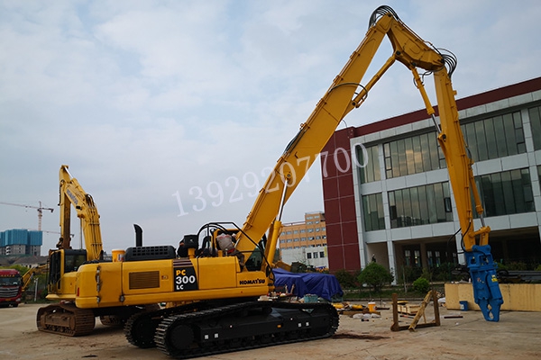 【挖掘機(jī)拆樓臂】什么是挖掘機(jī)拆樓臂？